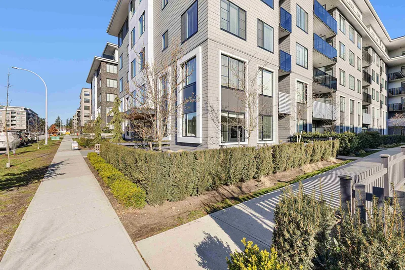 122 15825 85 AVENUE - photo 3 of 25