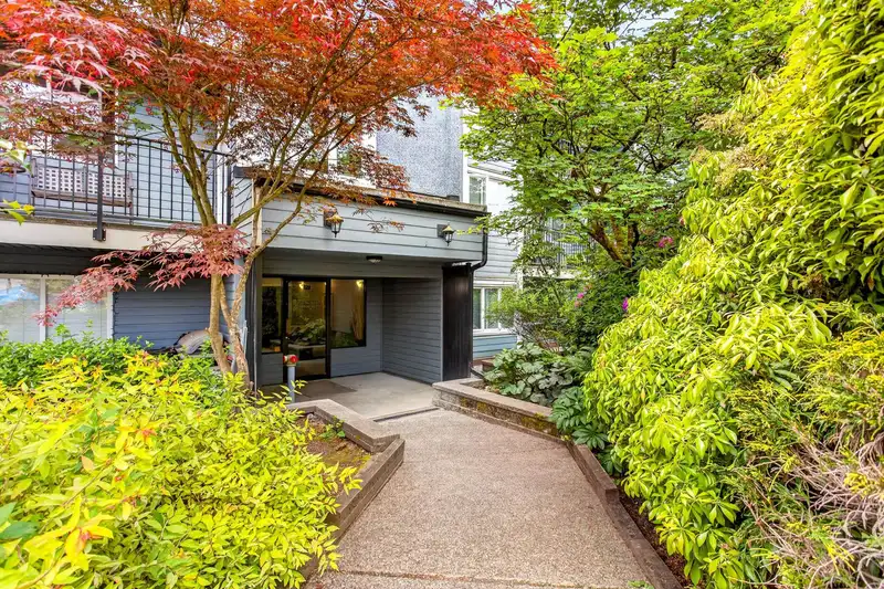 105 1122 KING ALBERT AVENUE - photo 1 of 35