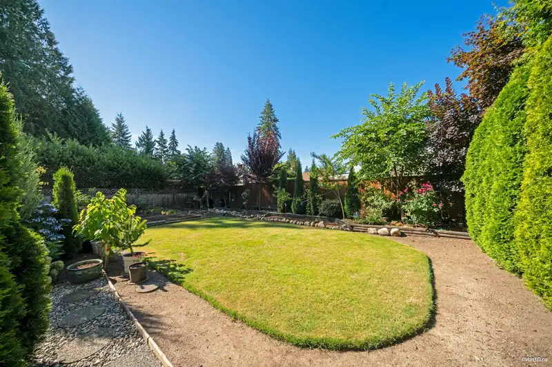 1043 BELVEDERE DRIVE - photo 2 of 40