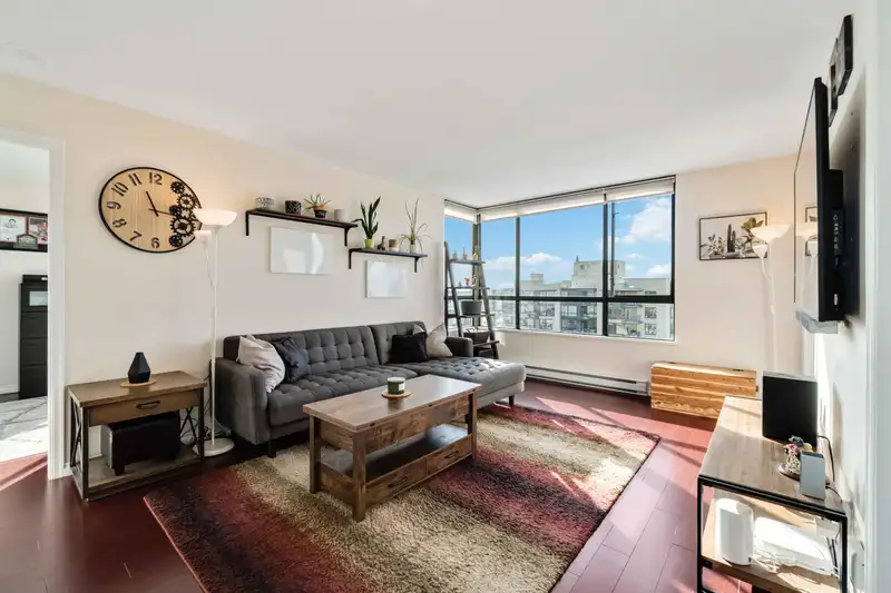 1903 5288 MELBOURNE STREET - photo 3 of 27