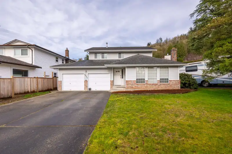 2833 GLENSHIEL DRIVE - photo 1 of 31