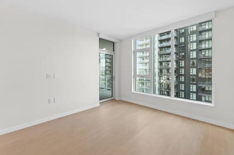 1004 4168 LOUGHEED HIGHWAY - photo 3 of 25