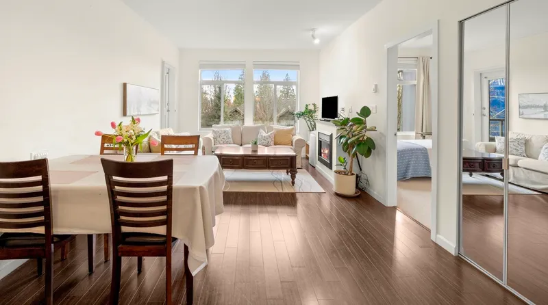 309 15388 101 AVENUE - photo 1 of 23