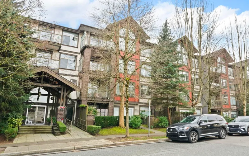 309 15388 101 AVENUE - photo 2 of 23