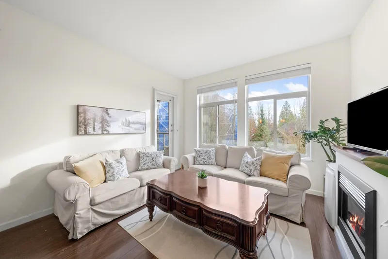 309 15388 101 AVENUE - photo 4 of 23