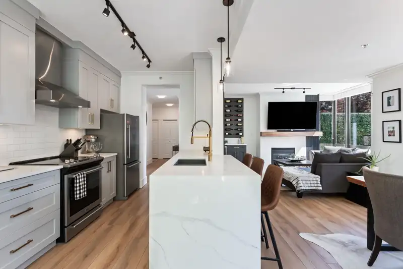 101 1551 FOSTER STREET - photo 1 of 39