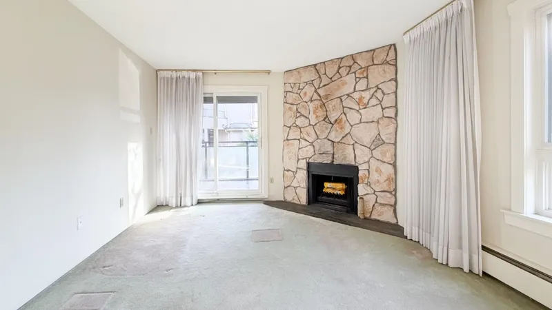 205 1750 MAPLE STREET - photo 2 of 17