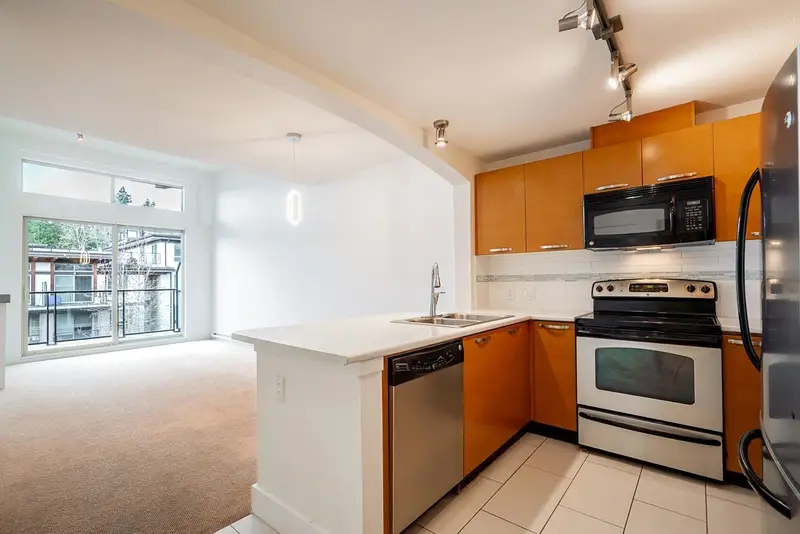 404 7478 BYRNEPARK WALK - photo 4 of 25