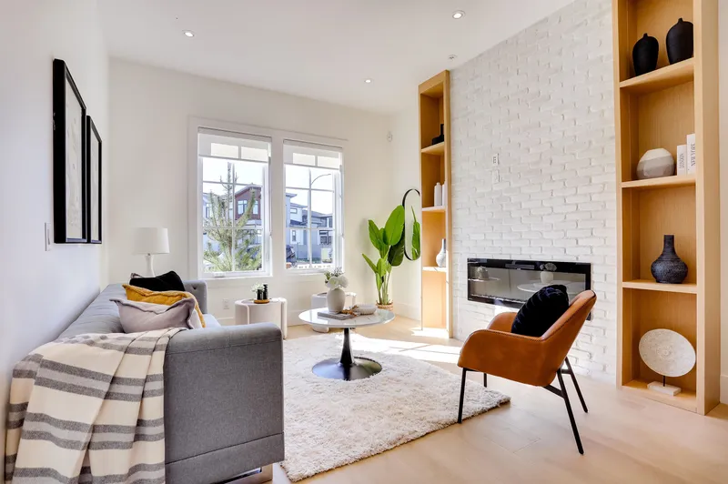 3 20537 75A AVENUE - photo 2 of 25