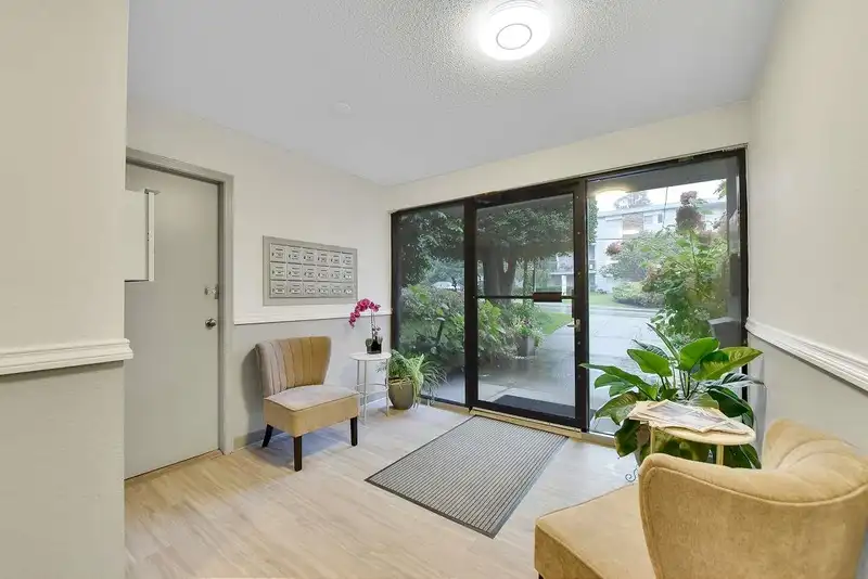 203 1355 FIR STREET - photo 2 of 31