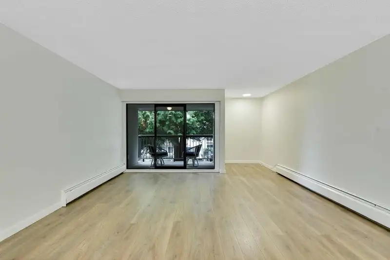 203 1355 FIR STREET - photo 4 of 31