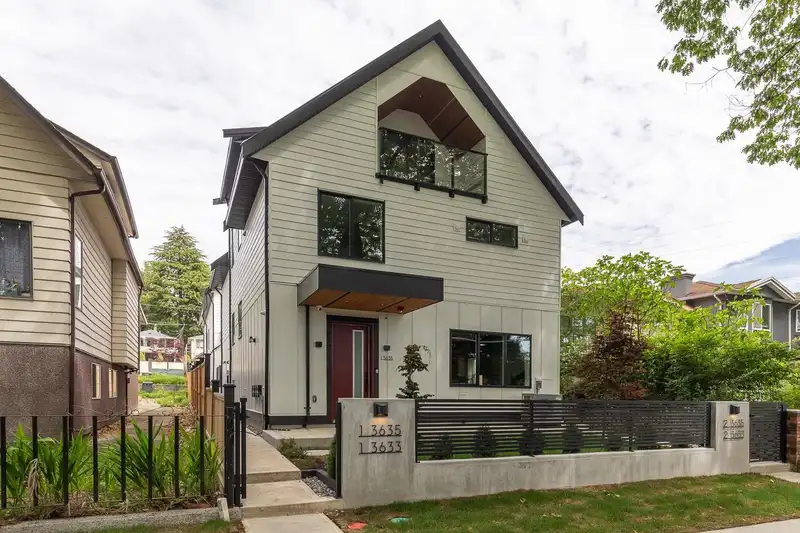 1 3635 TURNER STREET - photo 1 of 33