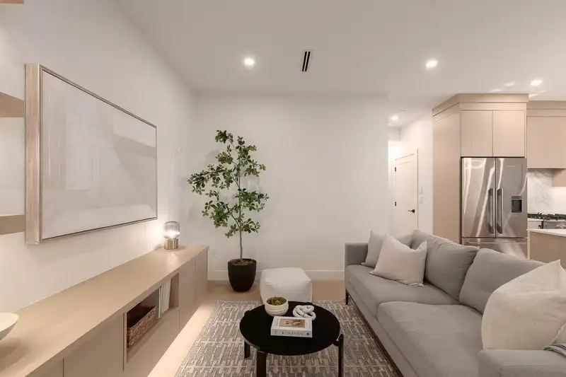 1 3635 TURNER STREET - photo 2 of 33