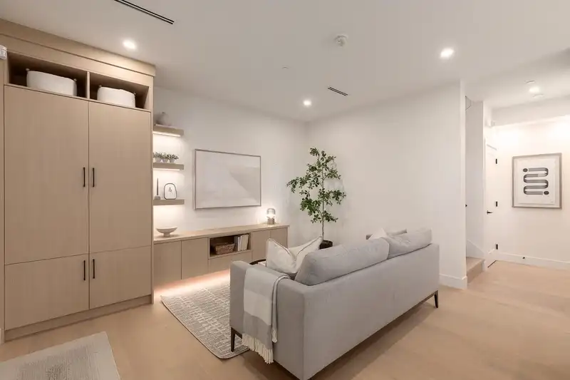 1 3635 TURNER STREET - photo 3 of 33