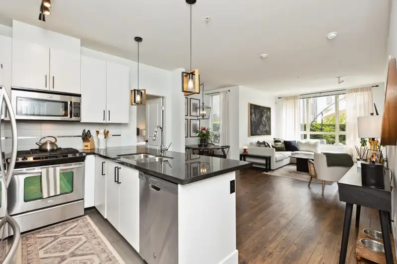 132 15918 26 AVENUE - photo 3 of 24