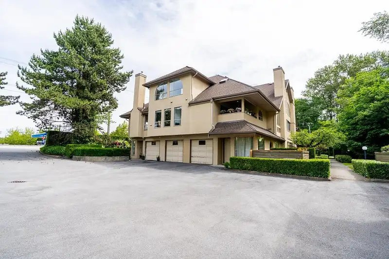 21 12172 72 AVENUE - photo 4 of 34