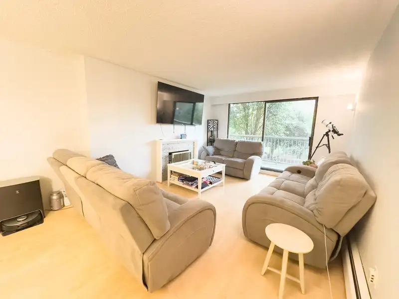 111 2600 E 49TH AVENUE - photo 3 of 23