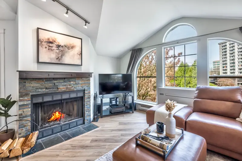 406 888 13TH AVENUE - photo 4 of 25