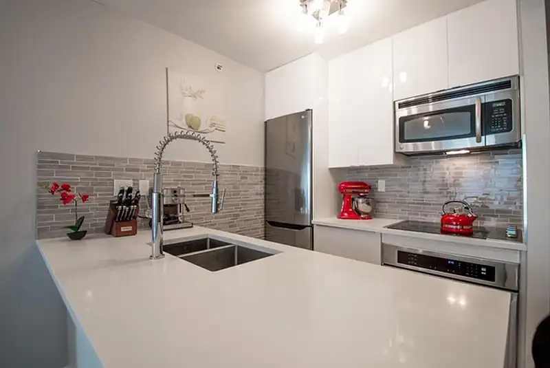 1208 939 HOMER STREET - photo 4 of 17
