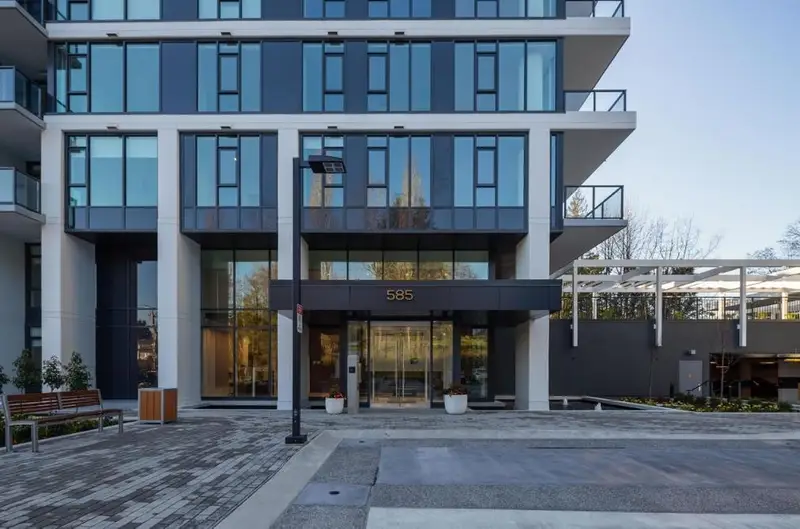 606 585 AUSTIN AVENUE - photo 3 of 25