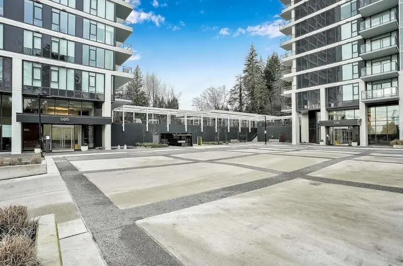 606 585 AUSTIN AVENUE - photo 4 of 25