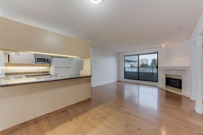 506 6611 COONEY ROAD - photo 4 of 25