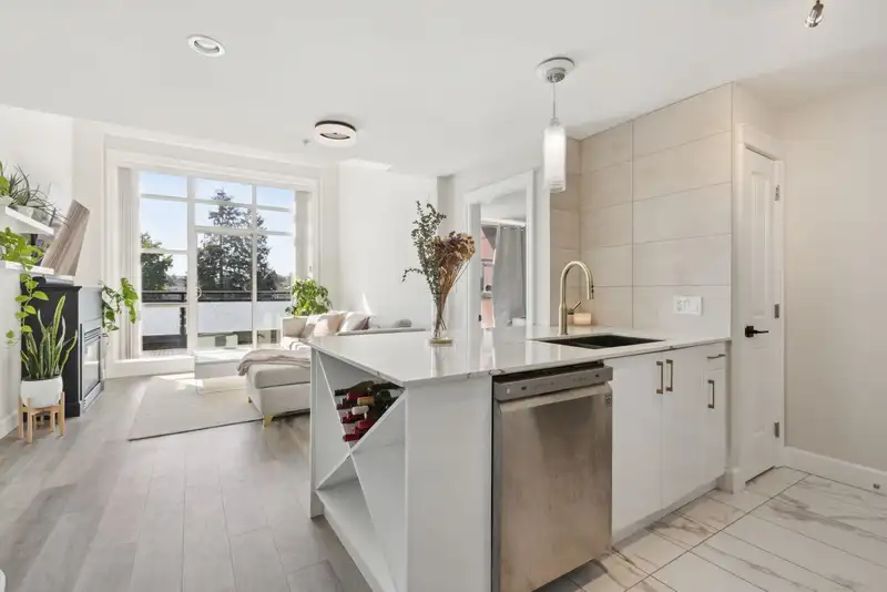 PH6 3255 SMITH AVENUE - photo 1 of 30