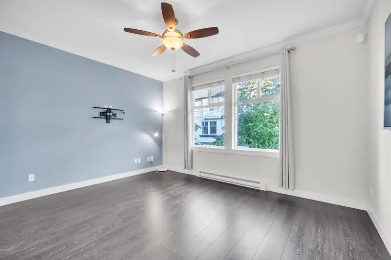 20 14271 60 AVENUE - photo 4 of 16
