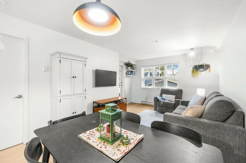 203 930 W 16TH AVENUE - photo 2 of 25