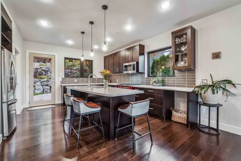 1027 IOCO ROAD - photo 3 of 40