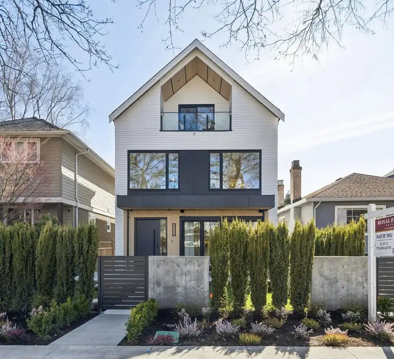 2 3036 W 13TH AVENUE - photo 1 of 40