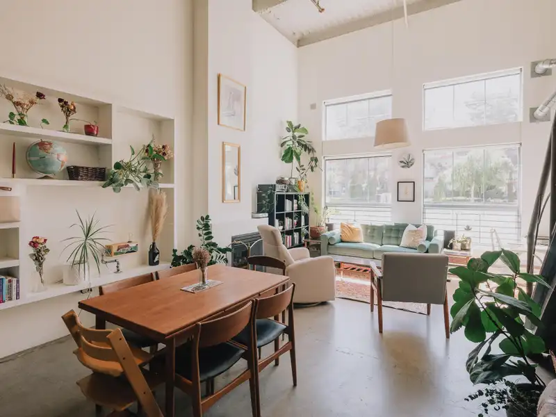 314 336 E 1ST AVENUE - photo 1 of 33