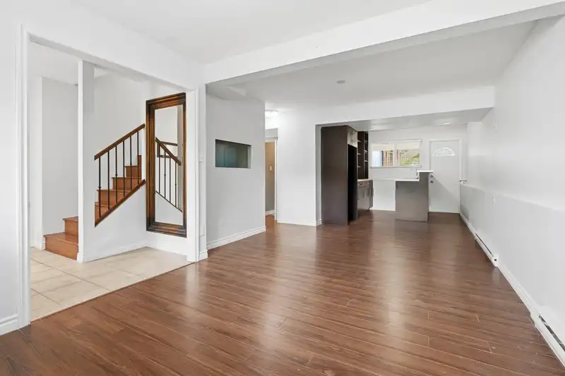 2842 WOODLAND COURT - photo 3 of 40
