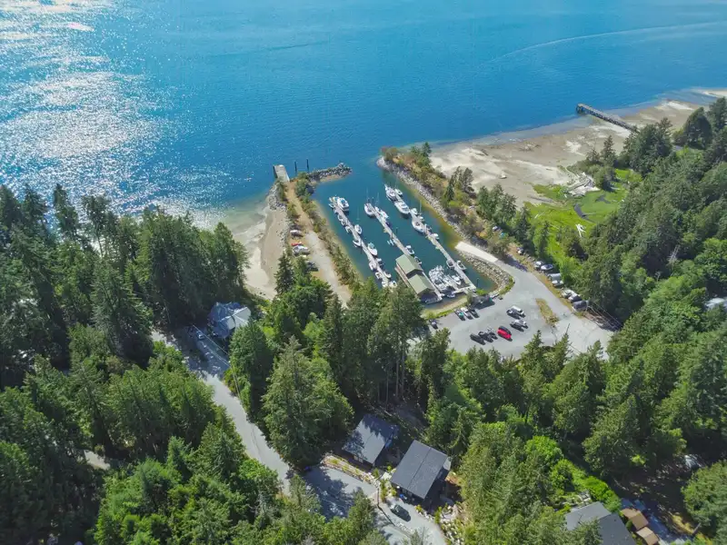 5792 TILLICUM BAY ROAD - photo 3 of 38