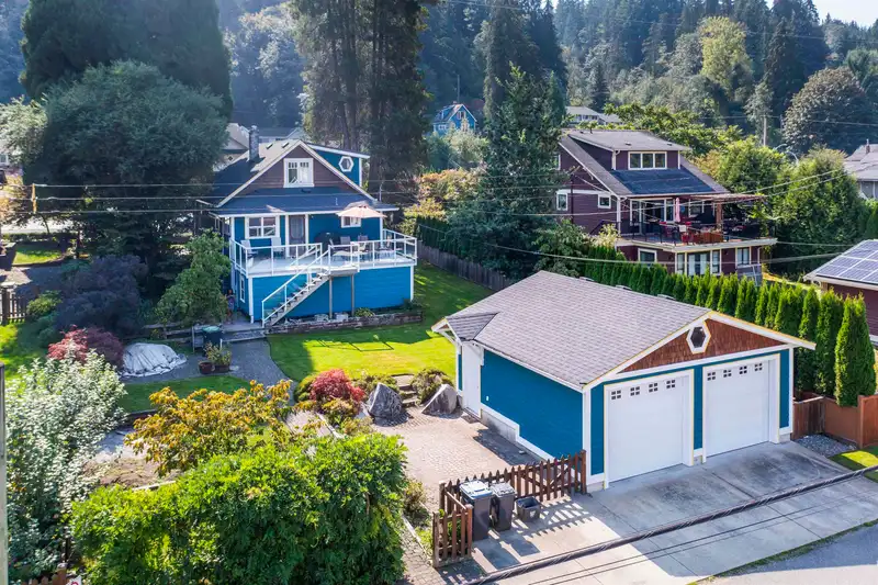 2714 HENRY STREET - photo 1 of 36
