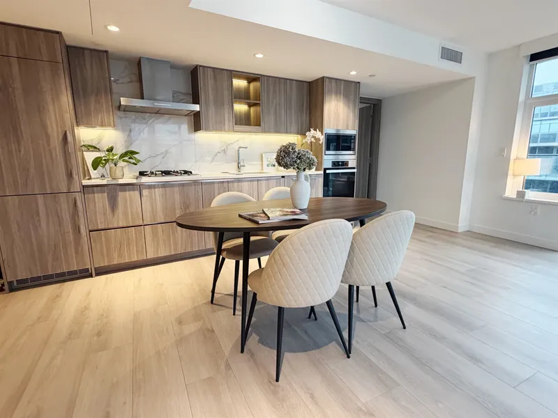 1385 8608 HAZELBRIDGE WAY - photo 3 of 22