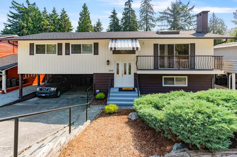 1260 GLENAYRE DRIVE - photo 1 of 40