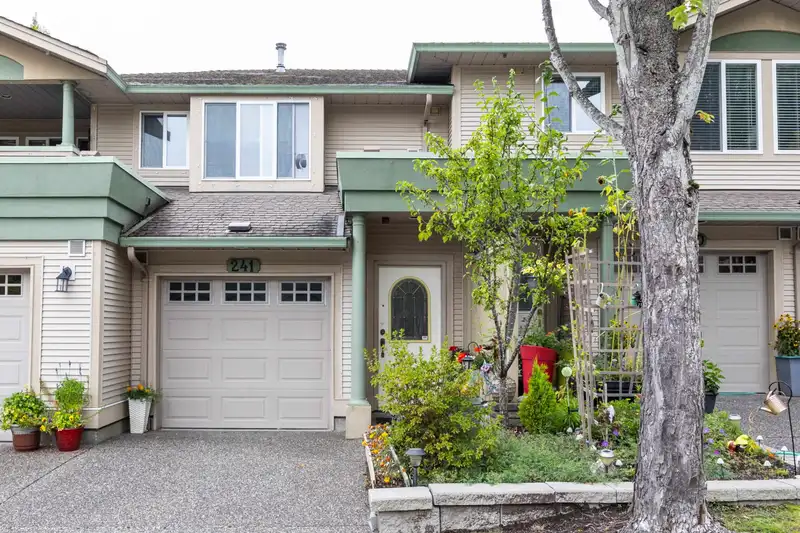 241 13888 70TH AVENUE - photo 1 of 40