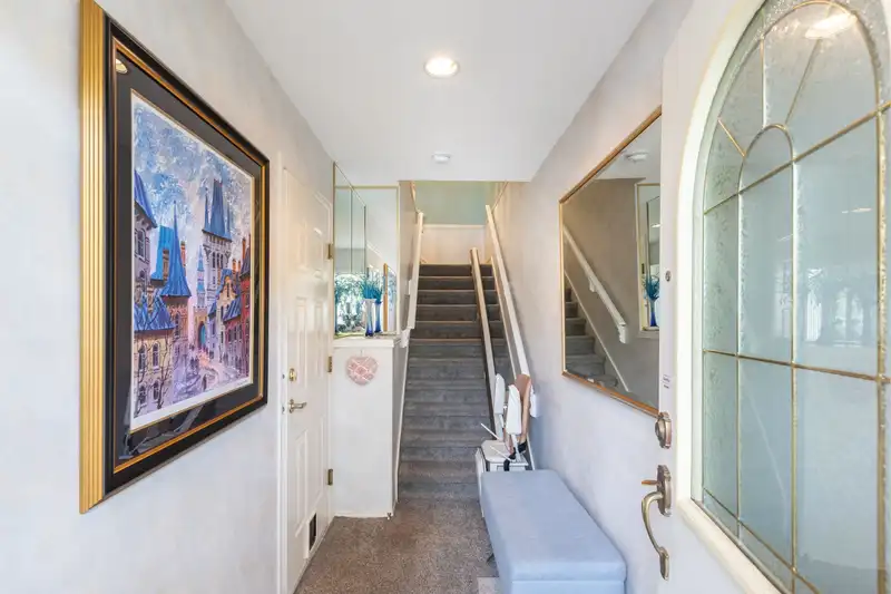 241 13888 70TH AVENUE - photo 2 of 40