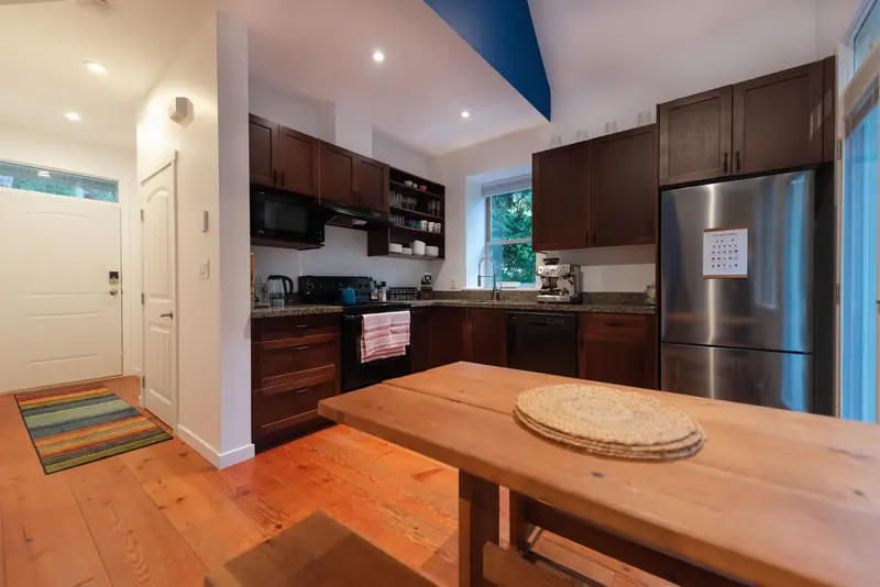 13489 LEE ROAD - photo 4 of 25