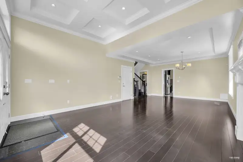 5871 RUMBLE STREET - photo 3 of 40