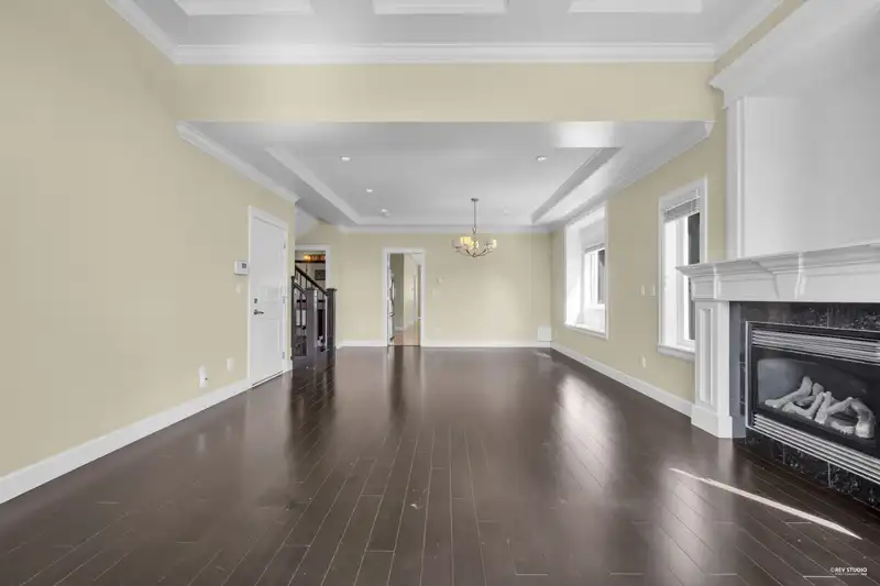 5871 RUMBLE STREET - photo 4 of 40