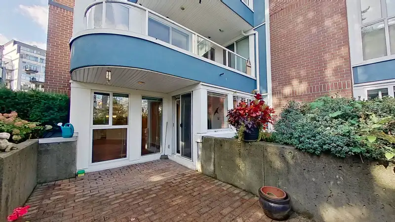 102 1502 ISLAND PARK WALK - photo 1 of 25