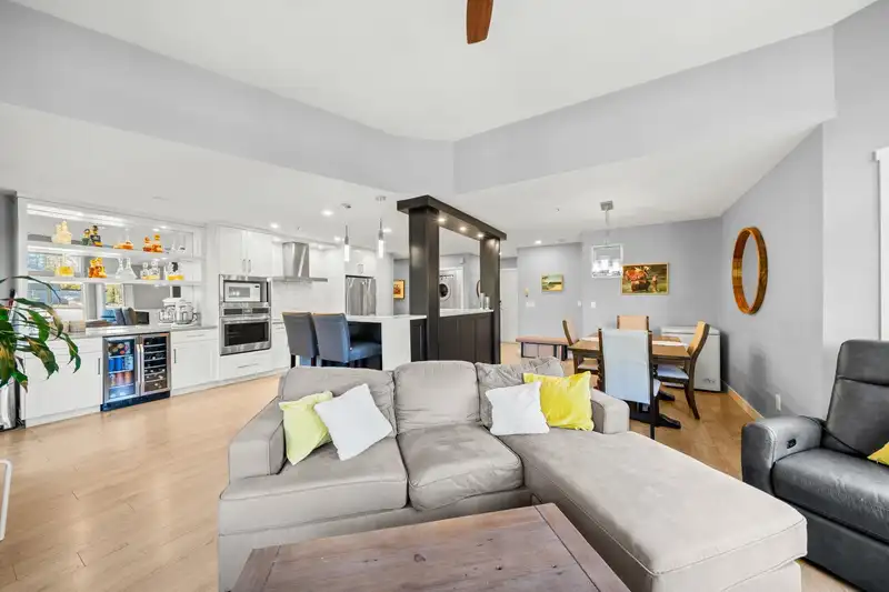 311 1150 LYNN VALLEY ROAD - photo 2 of 38