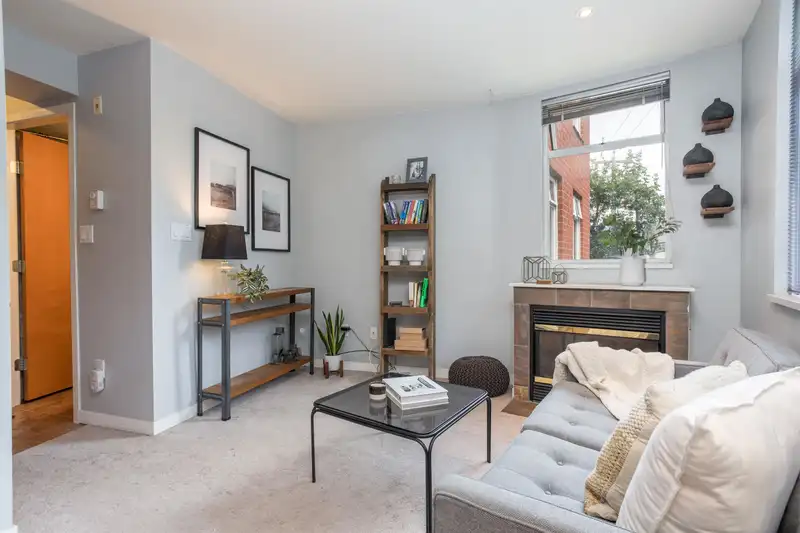 210 638 W 7TH AVENUE - photo 3 of 24