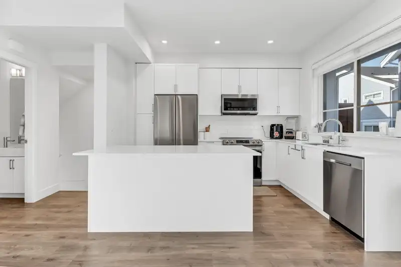 30 12830 62 AVENUE - photo 3 of 26