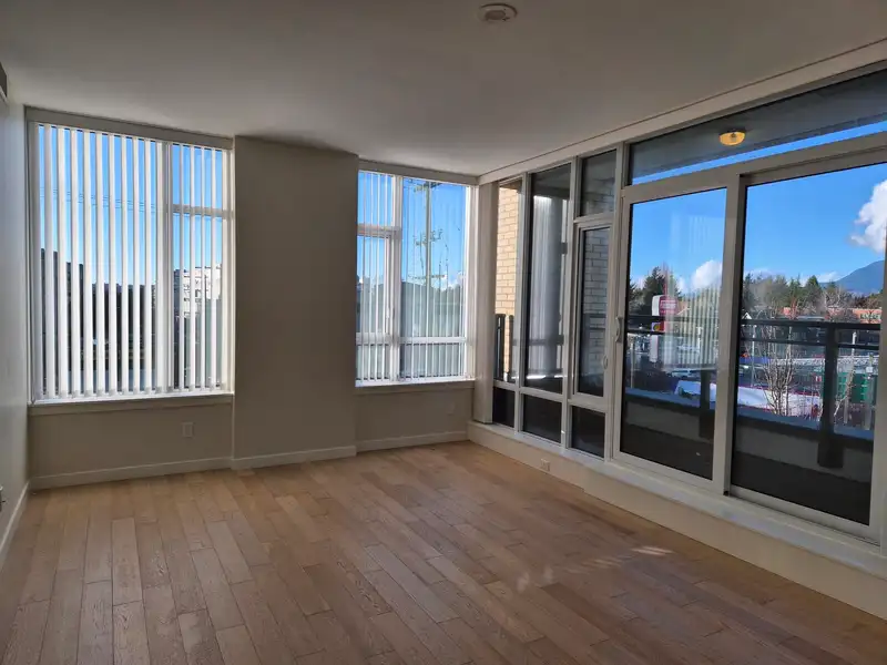 317 2033 W 10TH AVENUE - photo 1 of 40
