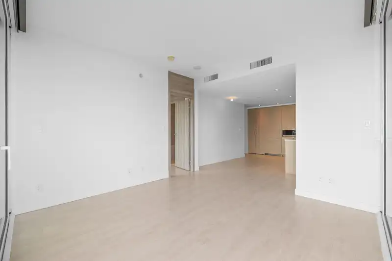 406 4720 LOUGHEED HIGHWAY - photo 3 of 12