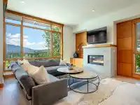 21 8400 ASHLEIGH MCIVOR DRIVE - thumbnail 2