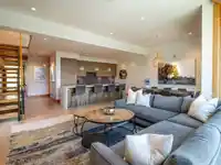 21 8400 ASHLEIGH MCIVOR DRIVE - thumbnail 5